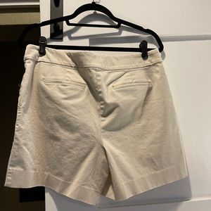 5 1/2” khaki twill shorts